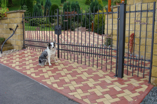 Kovaná brána Mladé Buky